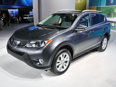 Toyota RAV4 mới tiết kiệm và thông minh hơn