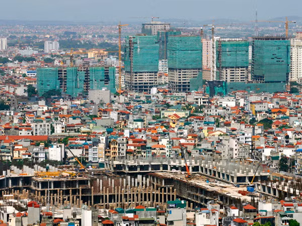 Nội thành đã quá tải Ảnh: Hồng Vĩnh