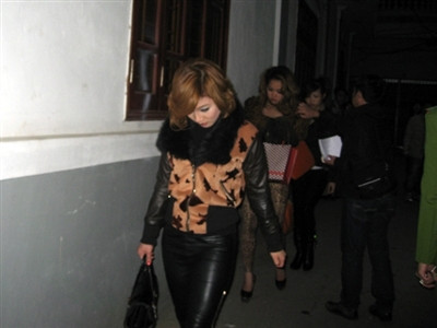 Bốn nữ sinh phê thuốc lắc trong nhà nghỉ