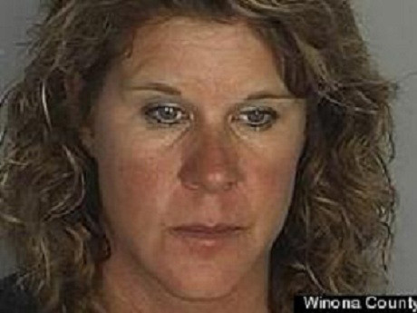 Nữ giáo viên 43 tuổi mây mưa với "tình nhân" tuổi... 13