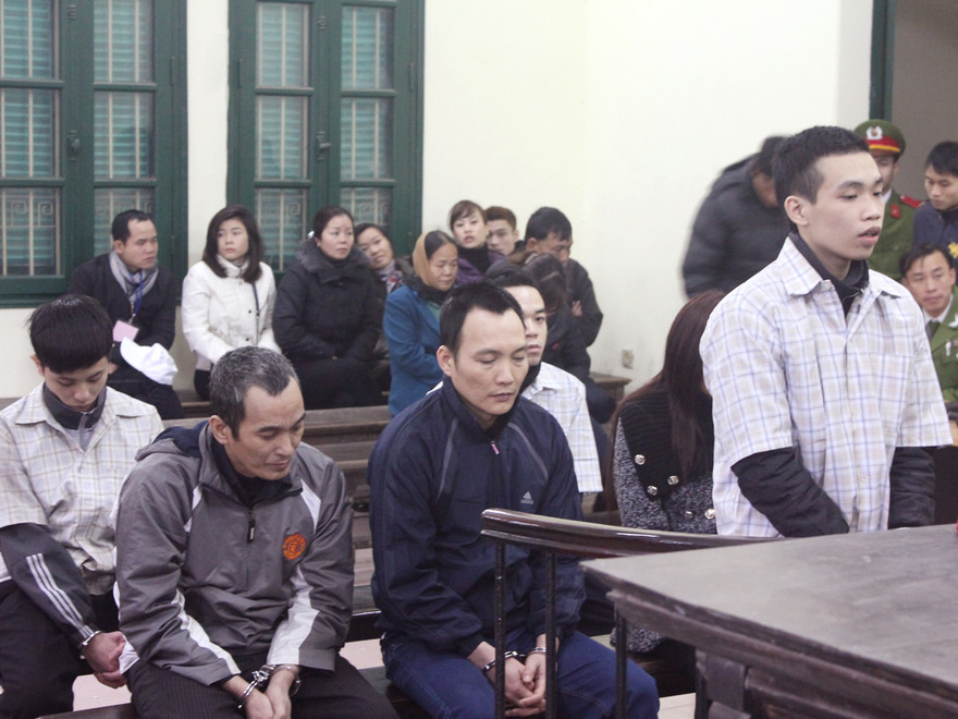 Thuốc tây + xăng+ nước lã = ma tuý