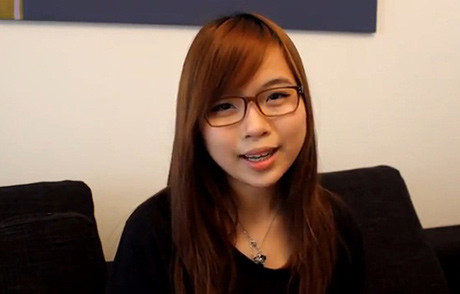 Chat với cô nàng khuyên bỏ Facebook