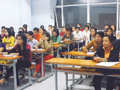 Sinh viên lớp học tại chức Viện ĐH Mở Hà Nội - trung tâm đặt tại Đà Nẵng (đường Nguyễn Tất Thành) khó có “cửa” vào cơ quan nhà nước tại Đà Nẵng?