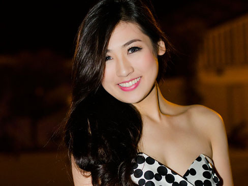 Á hậu Tú Anh khoe nhan sắc lộng lẫy