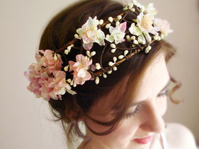 Hoa cài cô dâu đậm chất bohemian