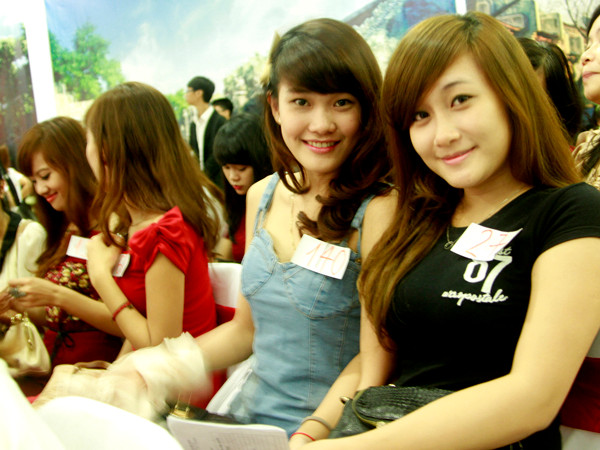 Thí sinh Imiss Thăng Long tươi tắn ngày gặp mặt