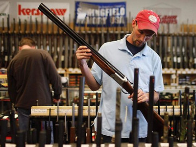 Súng làm giảm tuổi thọ dân Mỹ