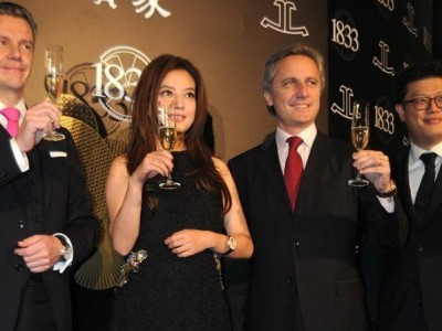 Triệu Vy tươi tắn trong buổi quảng bá thương hiệu