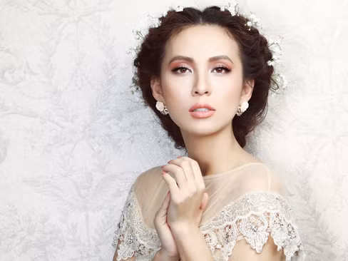 Đan Trường lấy vợ, Huyền Ny u buồn mặc váy cưới