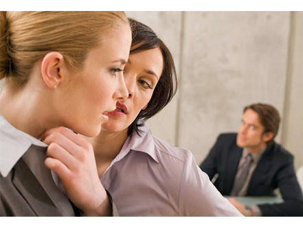 4 cách đối phó với 'gián điệp' công sở