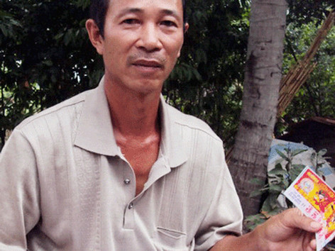 Trận chiến quanh vé số 100 triệu đồng bị rách