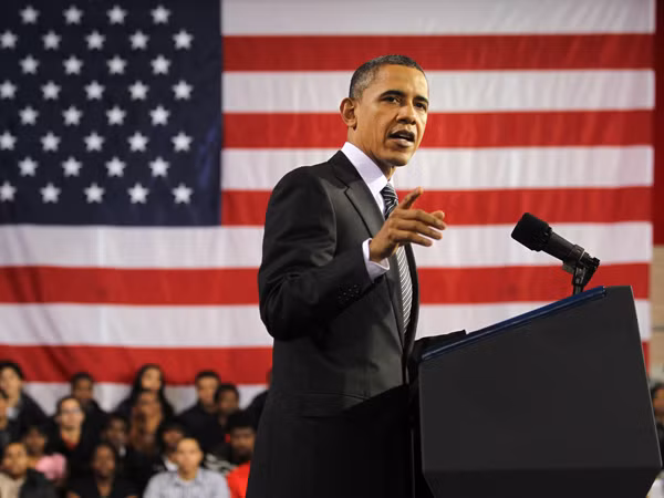 Ứng viên Obama sắp hết tiền