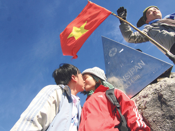 Cõng tình yêu... lên trời