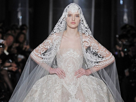 Đẹp mê hoặc với thời trang Elie Saab