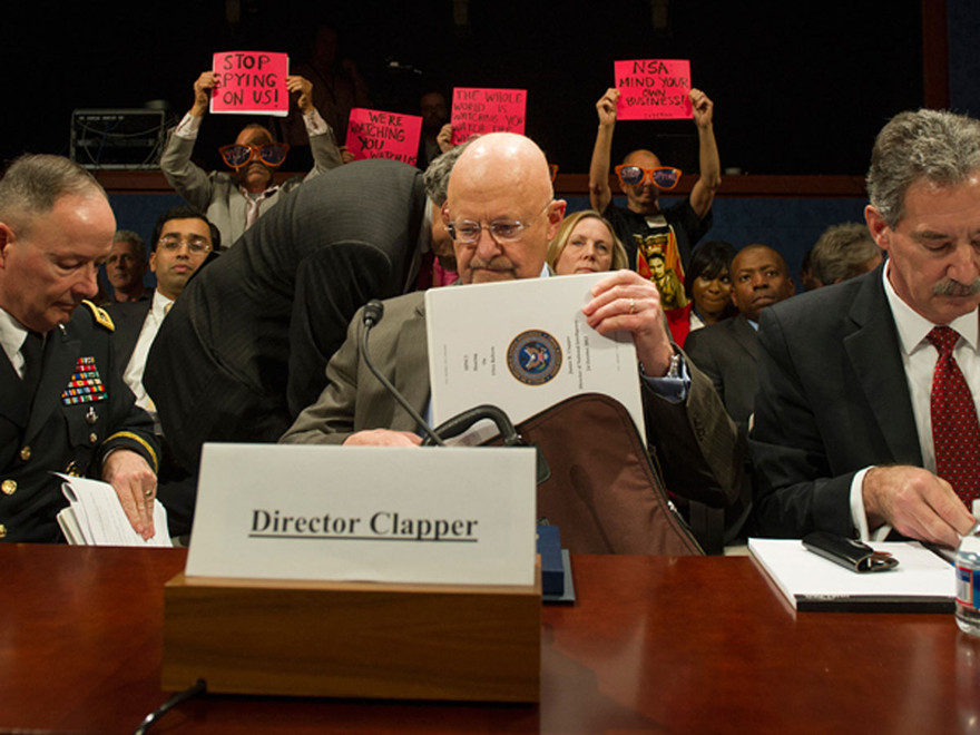 Mỹ nói vòng vo về việc nghe lén điện thoại