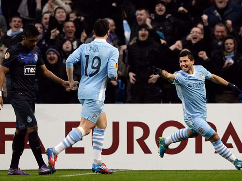 Vùi dập Porto, Man City đi tiếp tại Europa League