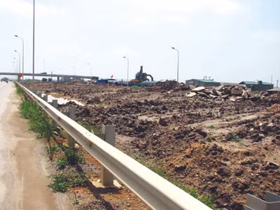 Một dự án đất gần đại lộ Thăng Long