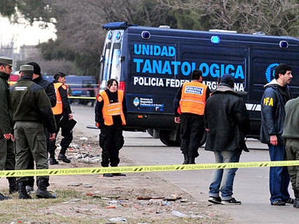 Cấm CĐV đến sân để giảm bạo lực