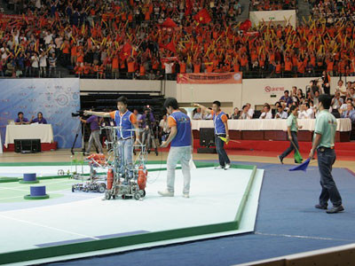 Vì sao Robocon Việt Nam thất bại trên sân nhà