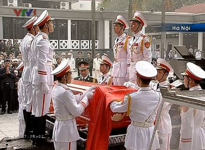 Video: Đưa linh cữu Đại tướng lên Linh xa