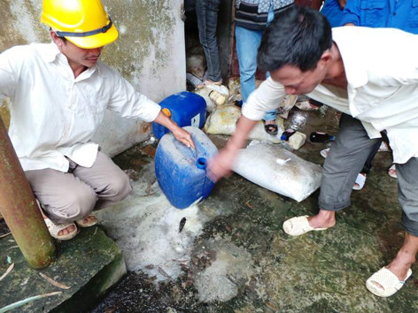 Dân dựng thêm lều canh gác hiện trường