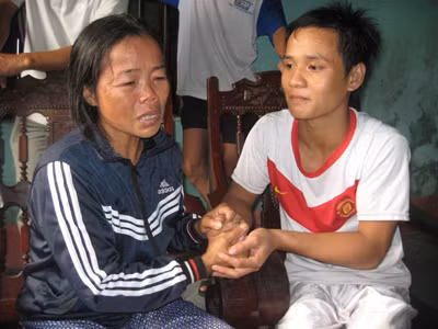 Cuộc hội ngộ giũa bà Mừng và ân nhân cứu mạng
