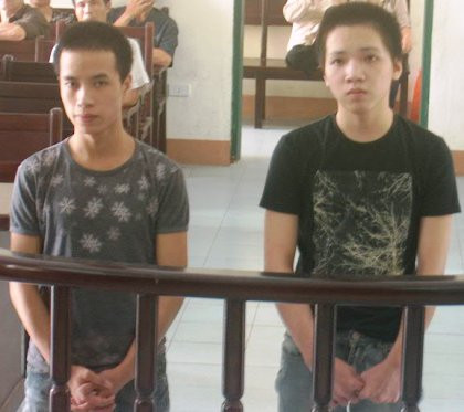 'Áp tải' 9X vào nhà nghỉ để hiếp dâm