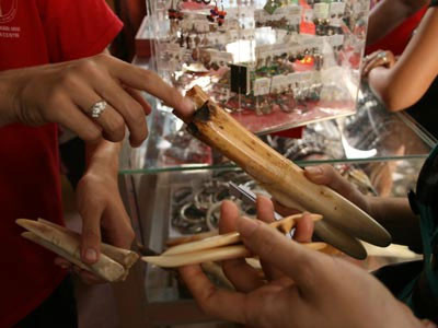 Đại gia săn đồ ngà voi