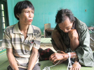 'Người rừng' trở về: Cuộc sống kỳ lạ giữa rừng già