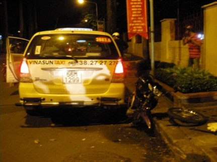 Đề xuất kiểm tra đột xuất uống rượu bia sau 23h