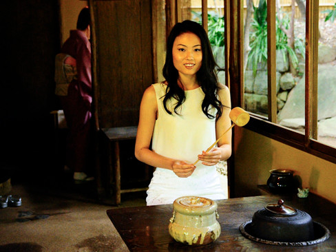 Mai Giang sang Nhật thưởng thức trà đạo