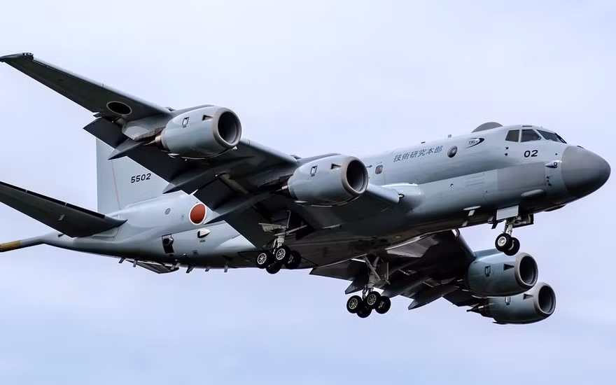 TQ 'không ngồi chờ chết' trước vòng vây săn ngầm