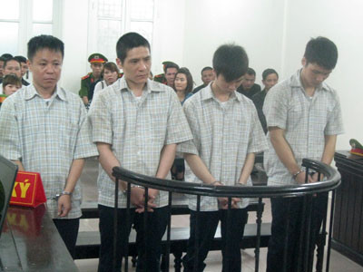 Các bị cáo tại tòa