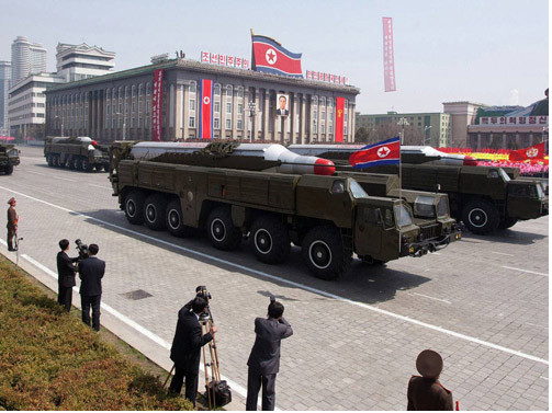Tên lửa Musudan trong buổi diễu hành ở quảng trường Kim Nhật Thành