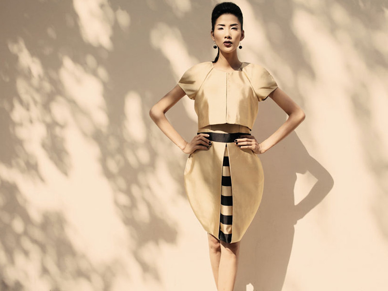 Hoàng Thùy ấn tượng không kém mẫu quốc tế ở London