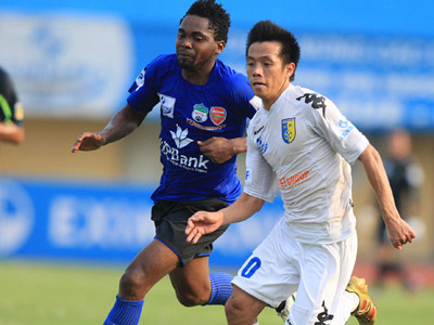 V-League suy thoái: khi bóng đá là khoản nợ xấu