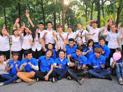 Ca khúc gần 1.000 người biểu diễn