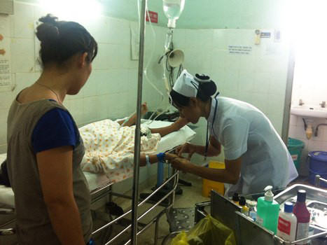 Chàng trai đến bệnh viện xác định lại giới tính