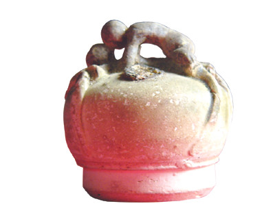 Vì sao có hình nam nữ giao hoan trên bình vôi cổ