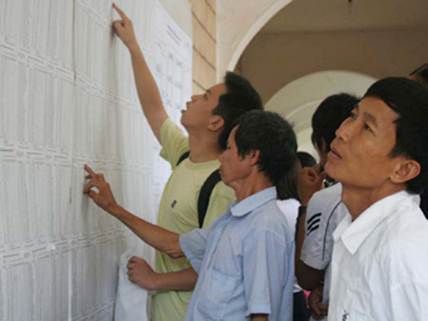 Hàng loạt trường công bố điểm chuẩn