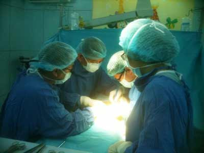 Hai bệnh nhân ung thư được ghép tế bào gốc thành công