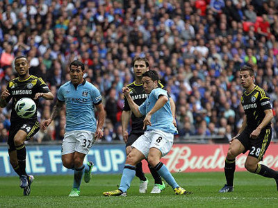 Man City quật ngã Chelsea