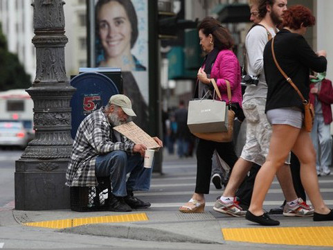Cứ bảy người Mỹ có một người sống nghèo khổ