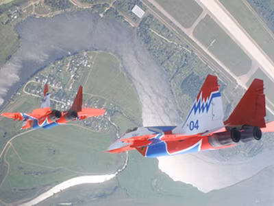 Đội hình máy bay 'khủng' hộ tống Tổng thống Nga