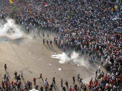 Xung đột với cảnh sát, hàng trăm người thương vong