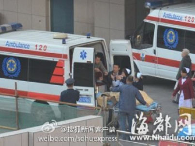 Cướp xe cứu thương đưa bạn gái đi viện