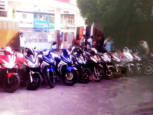 Đường dây biến xe trộm cắp thành 'chính chủ'