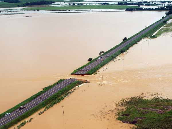 Vỡ đập ở Brazil, hàng ngàn dân sơ tán