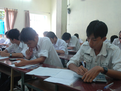 Rắc rối địa điểm thi từ quy định của Bộ