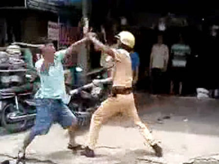 Người tấn công CSGT là cảnh sát cơ động